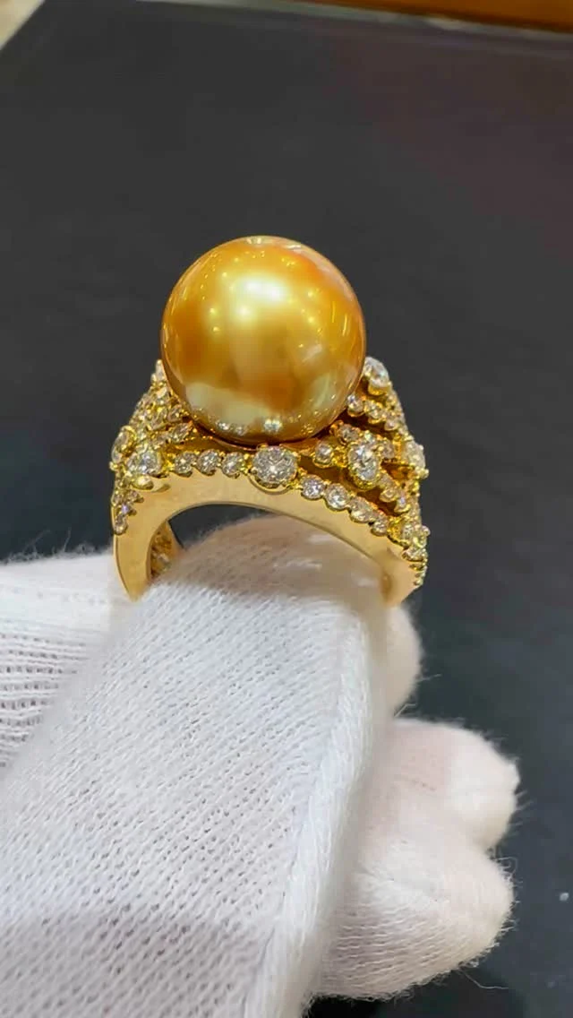 ✨本日もご覧いただきましてありがとうございます
Thank you for watching today as well.🌟

K18 MoonRainbow Pearl 12.5mm Diamond 1.23ct #10 
16.8g 真科研鑑　No899371 Special Price ¥428,000
担当40

#ジュエリー #kineya #jewellery #ジュエリーキネヤ #ダイヤモンド #jewellerydesig #japan #ハイジュエリー #高級珠寶 #ring #pearl #golden #diamond #18k